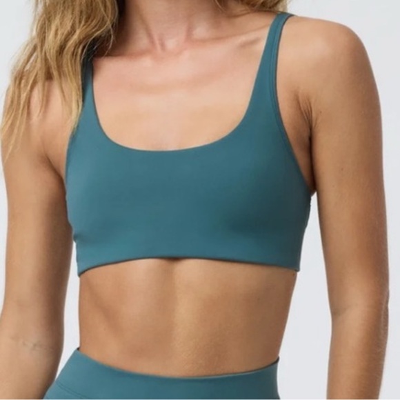 Vuori Yosemite Bra Women's Sports Bra Tidal Blue Teal, Large - Picture 2 of 7